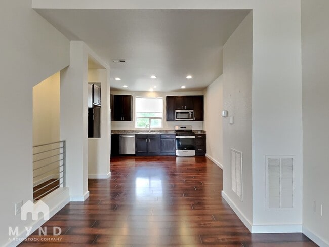 Building Photo - 10254 E 29th Dr