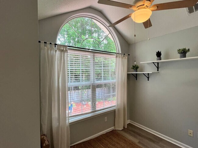 Building Photo - 182 Aquinnah Dr