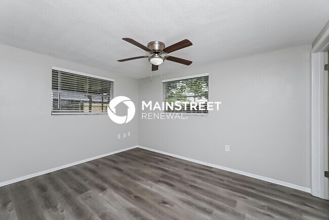 Building Photo - 3 Bedroom Pet-Friendly Home in PORT RICHEY, FL with Main Street Renewal
