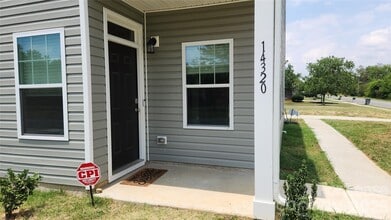 Building Photo - 14320 Moss Rd