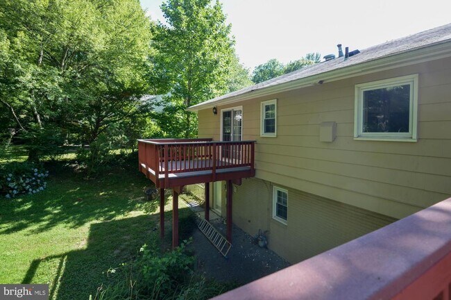 Building Photo - 3409 Beverly Dr