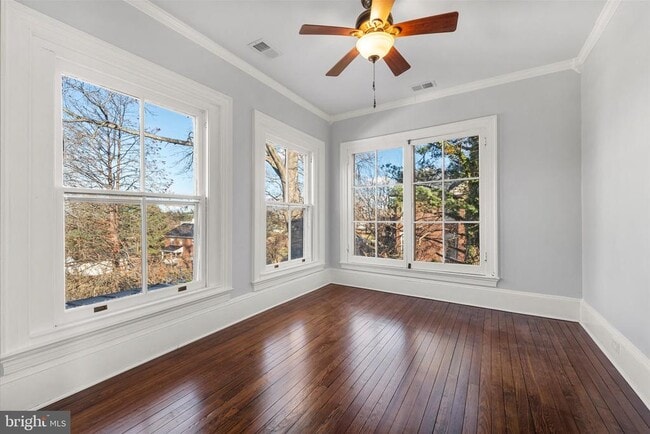 Building Photo - 311 W Main St