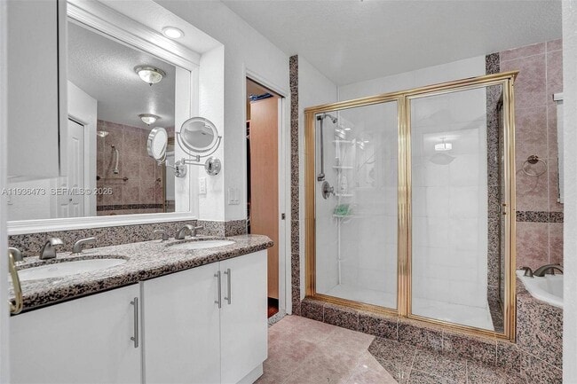 Building Photo - 13105 Biscayne Island Terrace