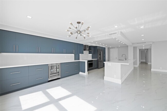 Building Photo - 3900 Galt Ocean Dr