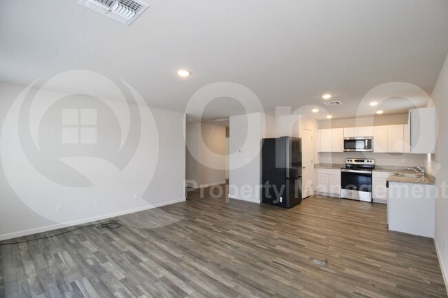 Building Photo - 14147 S Vera Cruz Rd