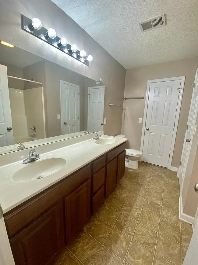 Building Photo - 149 Eagle Park Dr