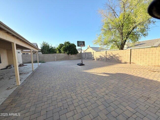 Building Photo - 4762 W Taro Dr