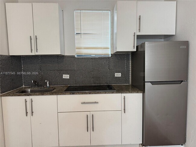 Building Photo - 1068 NW 5th St