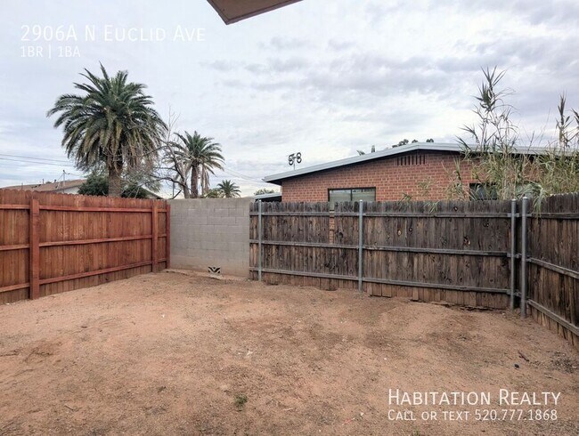 Building Photo - 2906 N Euclid Ave