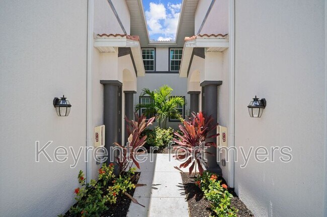 Building Photo - 12000 Santaluz Dr
