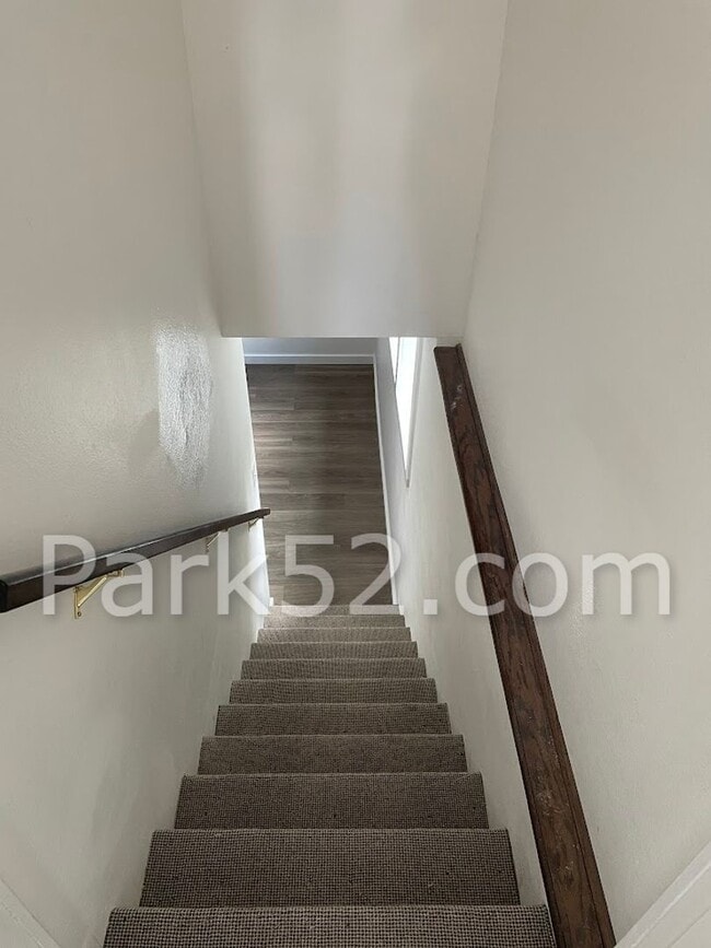Building Photo - North Tacoma 4 Bed 2 Bath Single Family Home