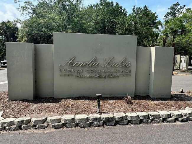 Building Photo - Gorgeous 2 bed/2 bath located in gated community!