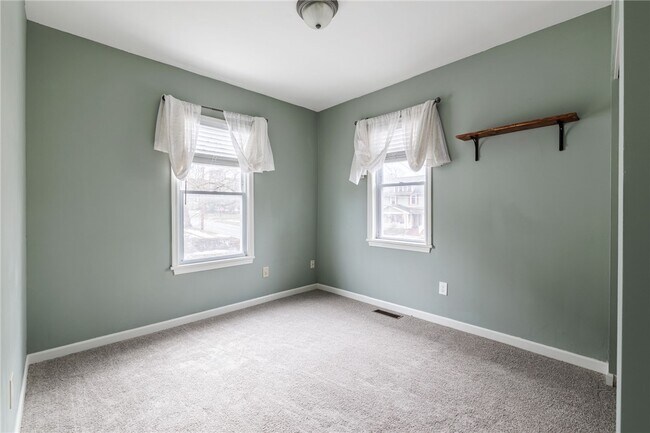 Building Photo - 7 Beardsley St