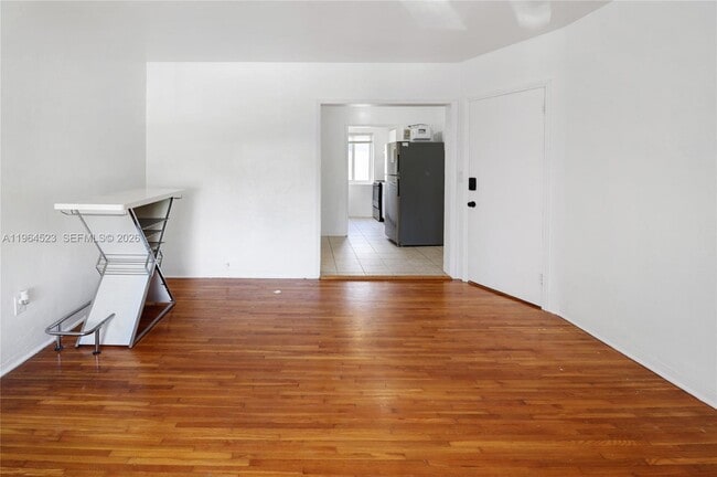 Building Photo - 8100 Crespi Blvd