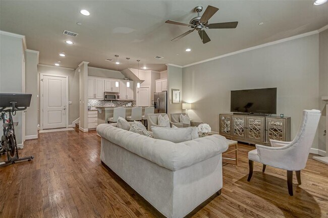 Building Photo - 7333 Valley View Ln