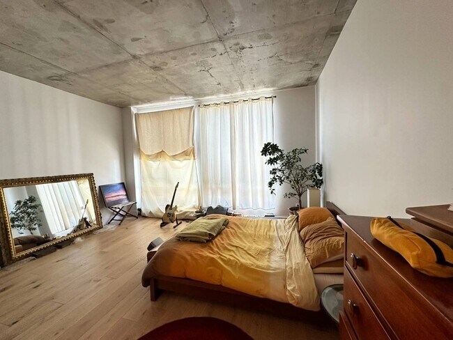 Building Photo - 199 Conover St