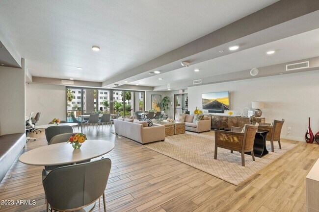 Building Photo - 2511 W Queen Creek Rd