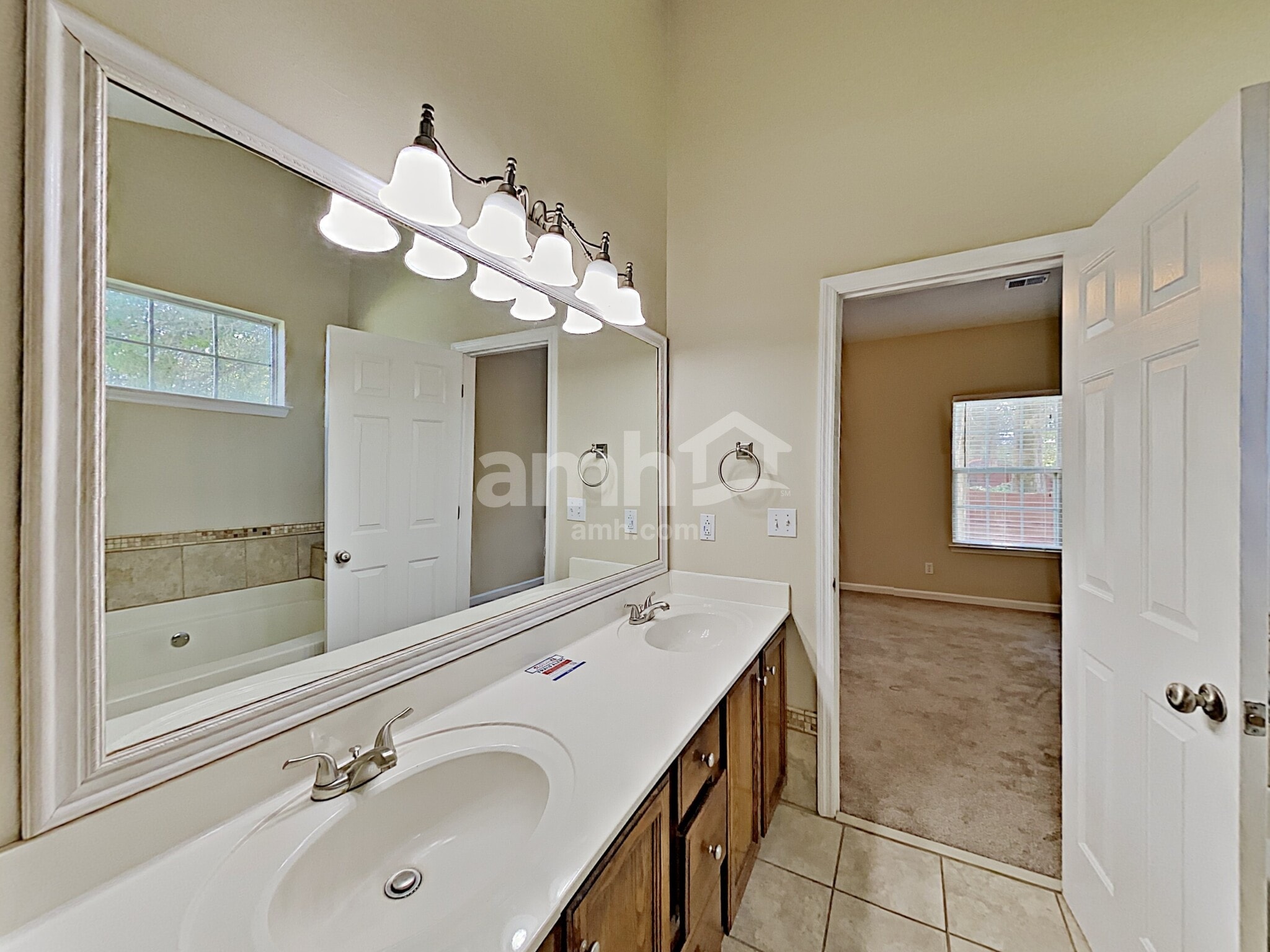 Building Photo - 1200 Nighthawk Ct