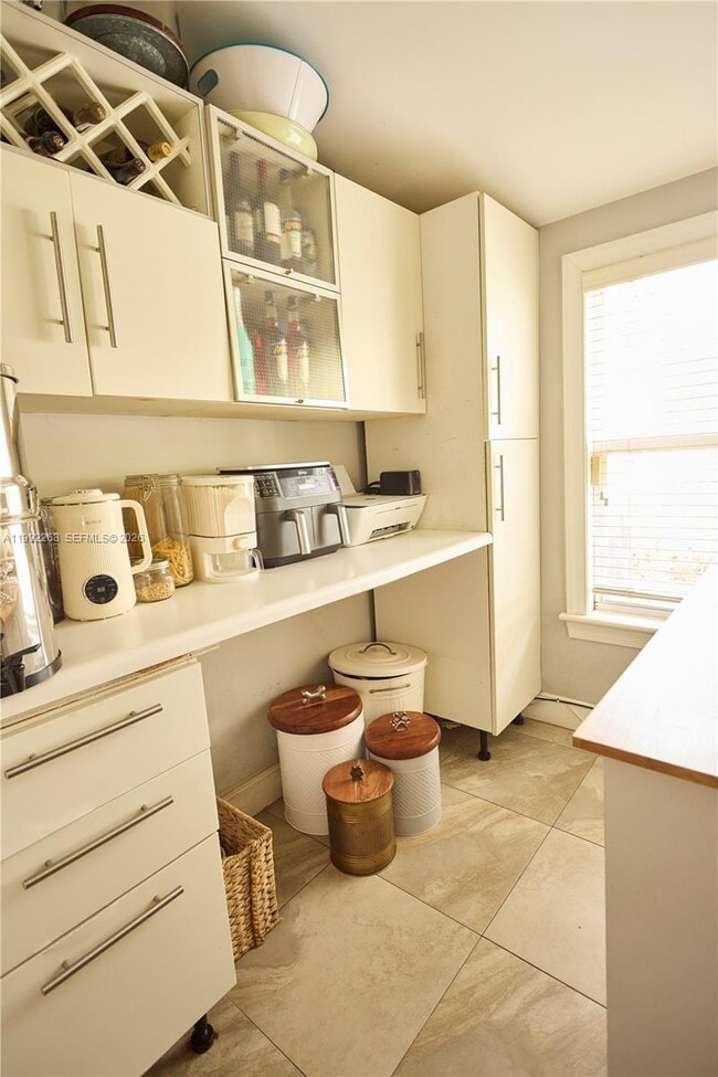 Building Photo - 5755 Devonshire Blvd