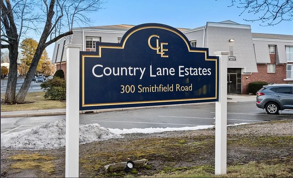 Building Photo - 300 Smithfield Rd