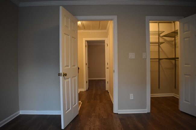 Building Photo - 23 Mt Vernon Cir