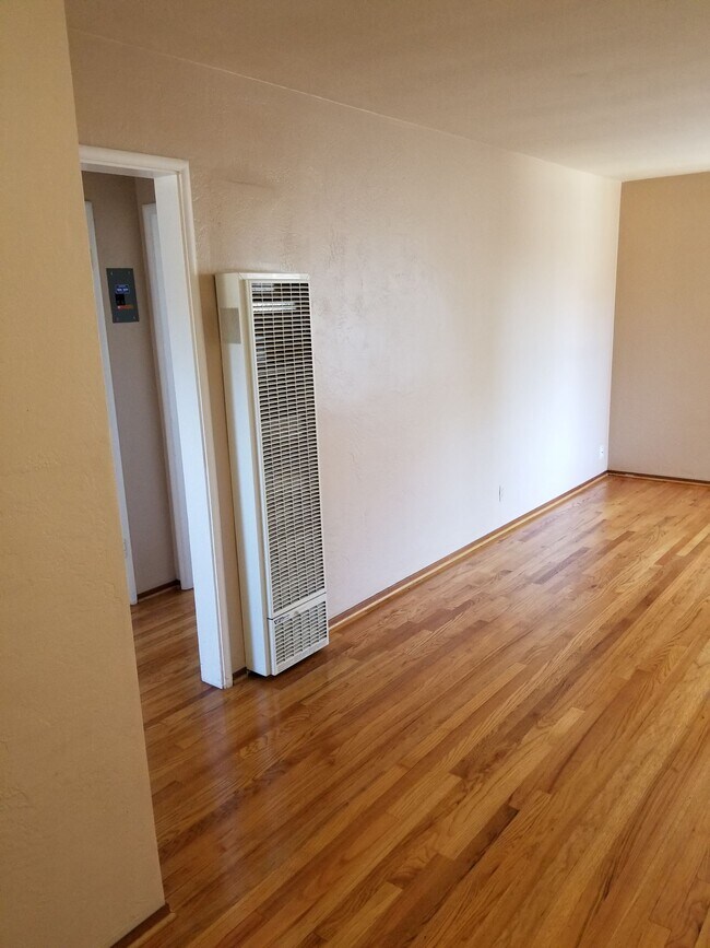 Building Photo - 1465 Homestead Rd