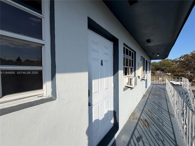 Building Photo - 7638 N Miami Ave