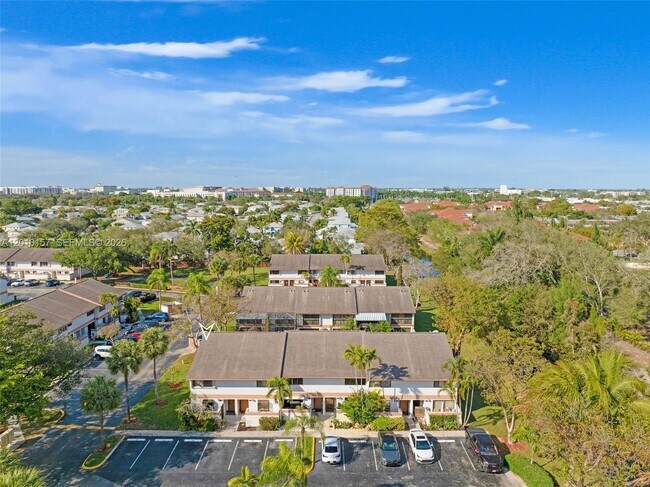 Building Photo - 4250 SW 70th Terrace