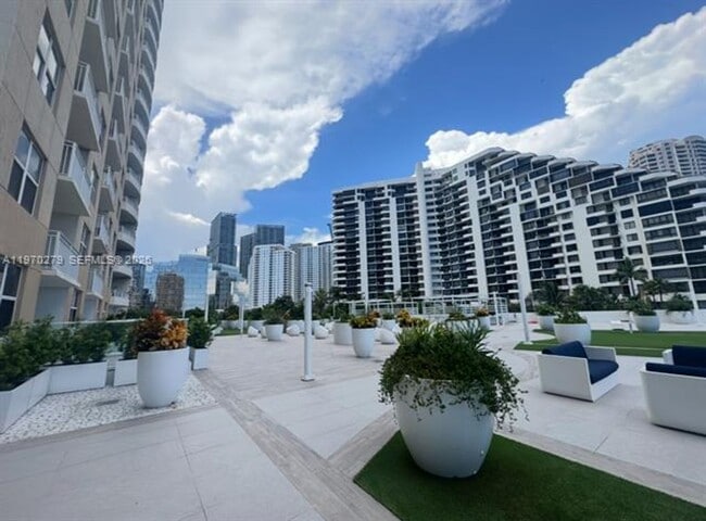 Building Photo - 770 Claughton Island Dr