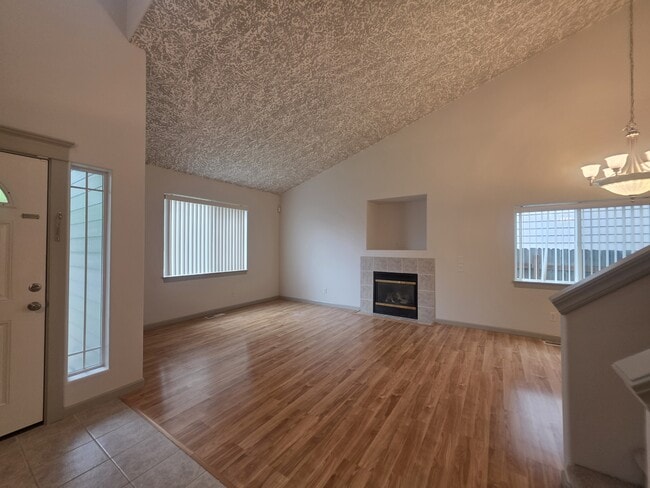 Building Photo - 4373 Hearth St NE