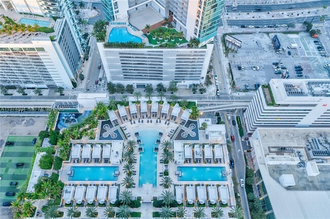 Building Photo - 851 NE 1st Ave