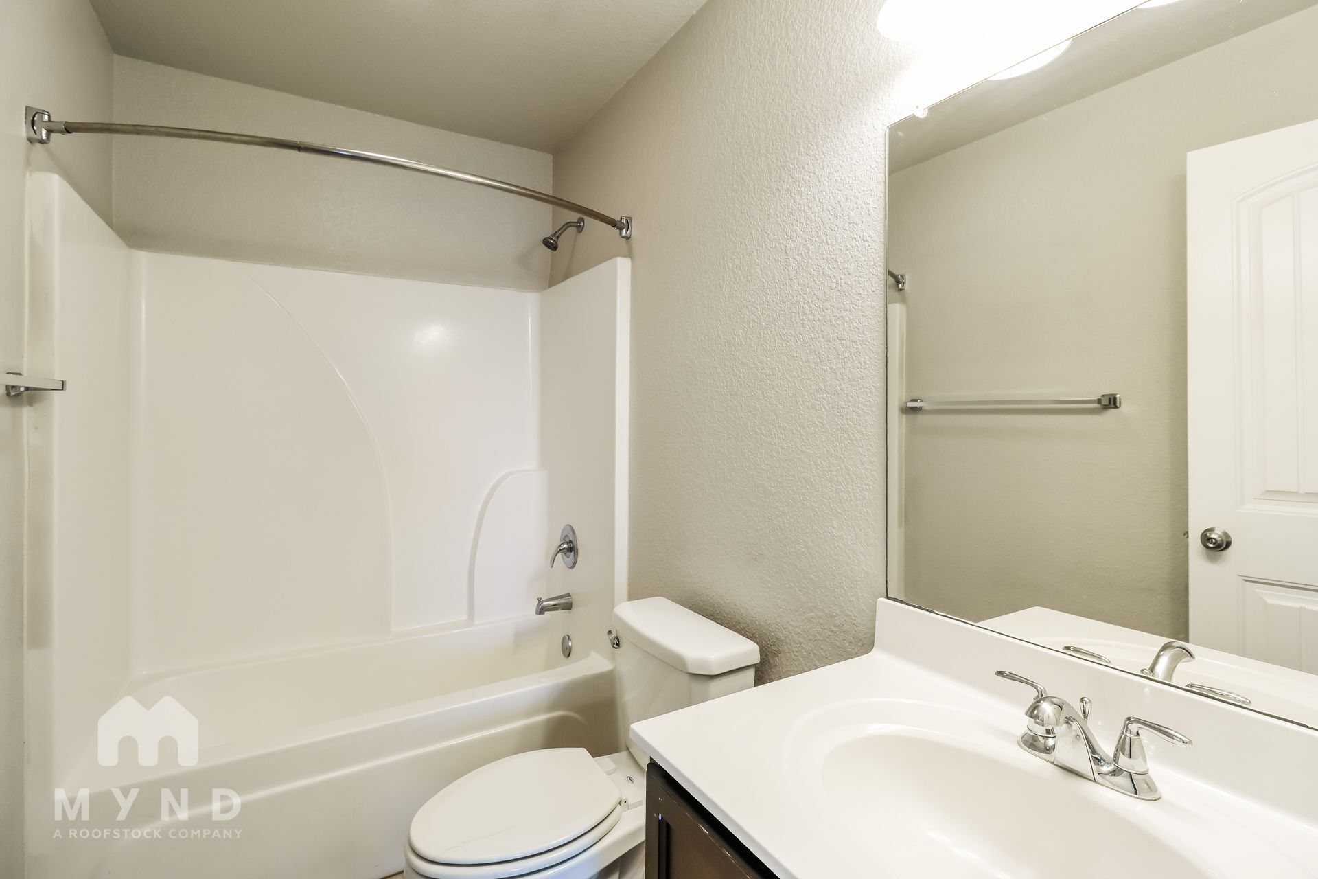 Building Photo - 17 Bristol Dr