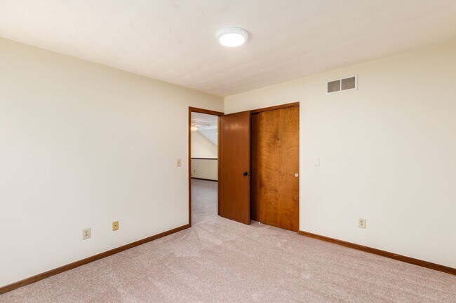 Building Photo - 8287 Talia Ct