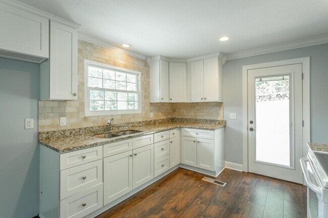 Building Photo - Charming Family Haven: 3 Bedroom Gem with Inviting Outdoor Space