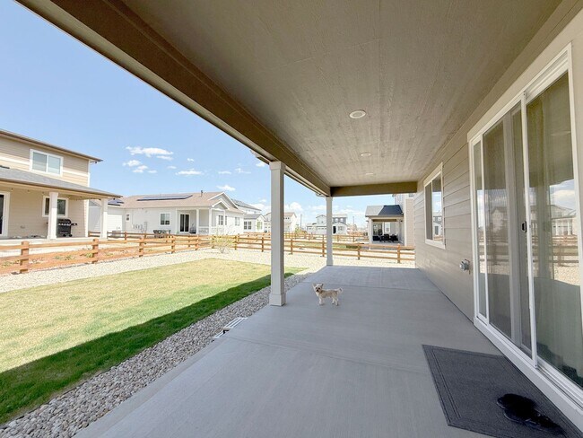 Building Photo - Gorgeous 4-Bedroom Home in Desirable Creek...