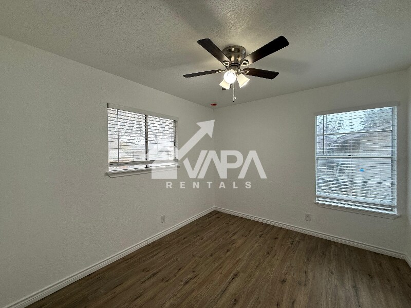 Building Photo - 7131 Rolling Hills Ln