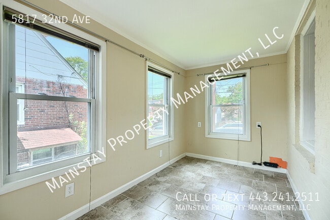 Building Photo - 5817 32nd Ave