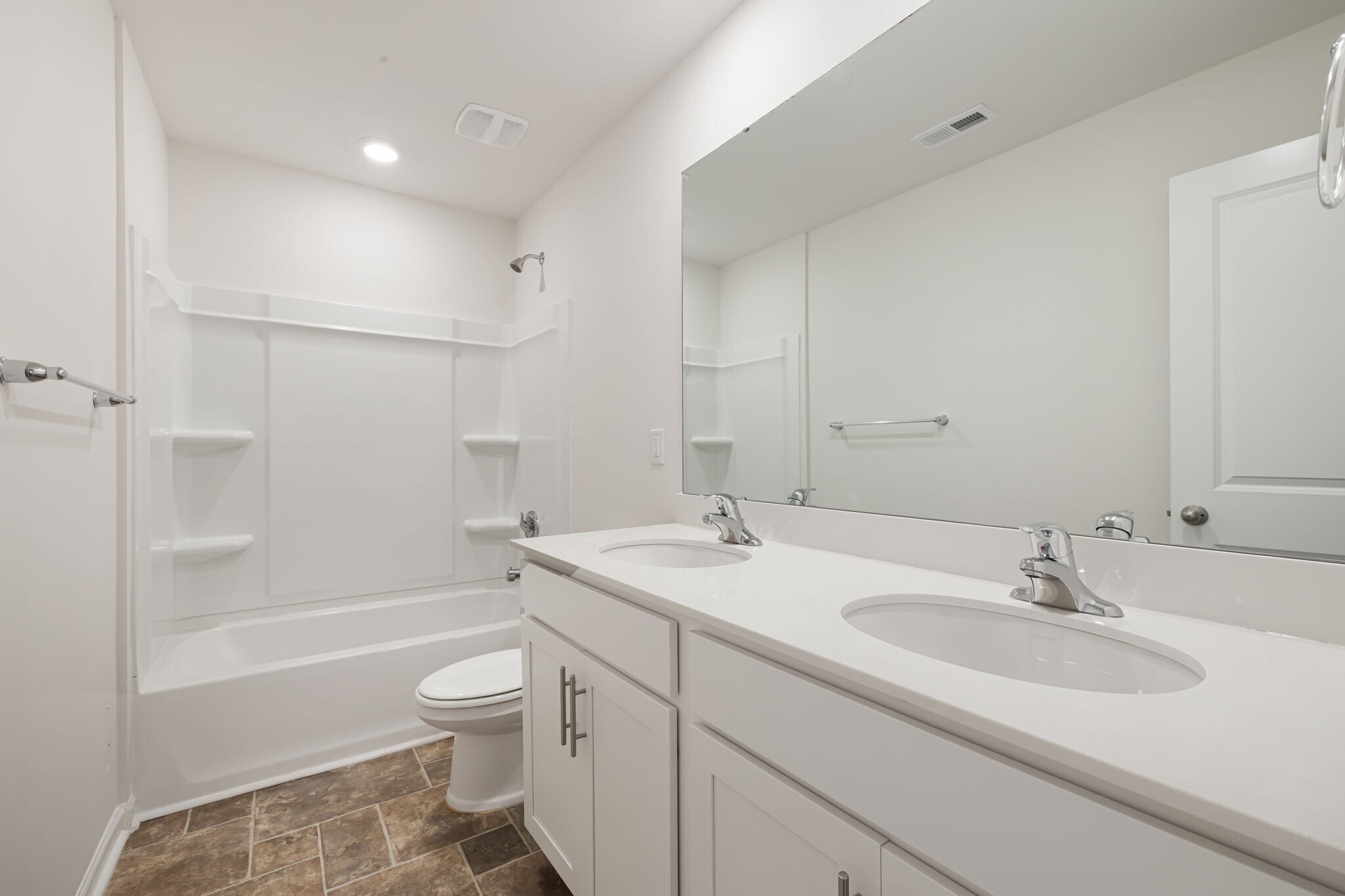 Full bathroom upstairs - 206 Marathon Ln