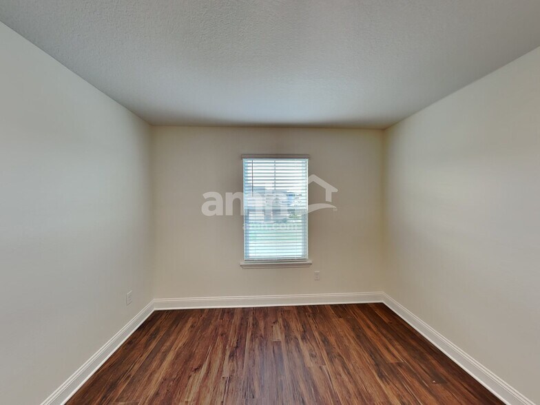 Building Photo - 409 Onate Cir