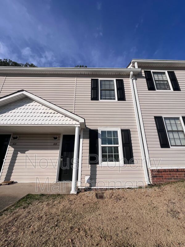 Building Photo - 619 South St