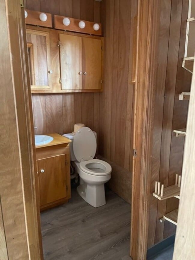 Building Photo - Lakeview Ranch Located in a Quiet Neighborhood