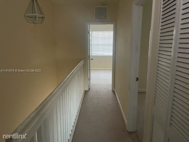 Building Photo - 3 br, 2 bath House - 1485 NE 33rd Rd # 106-1