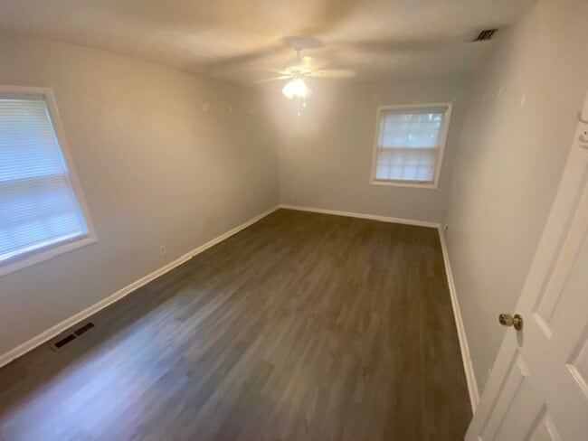 Building Photo - 6214 Thumper St