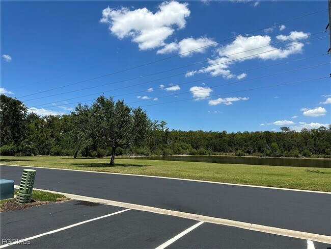 Building Photo - 3627 Pine Oak Cir