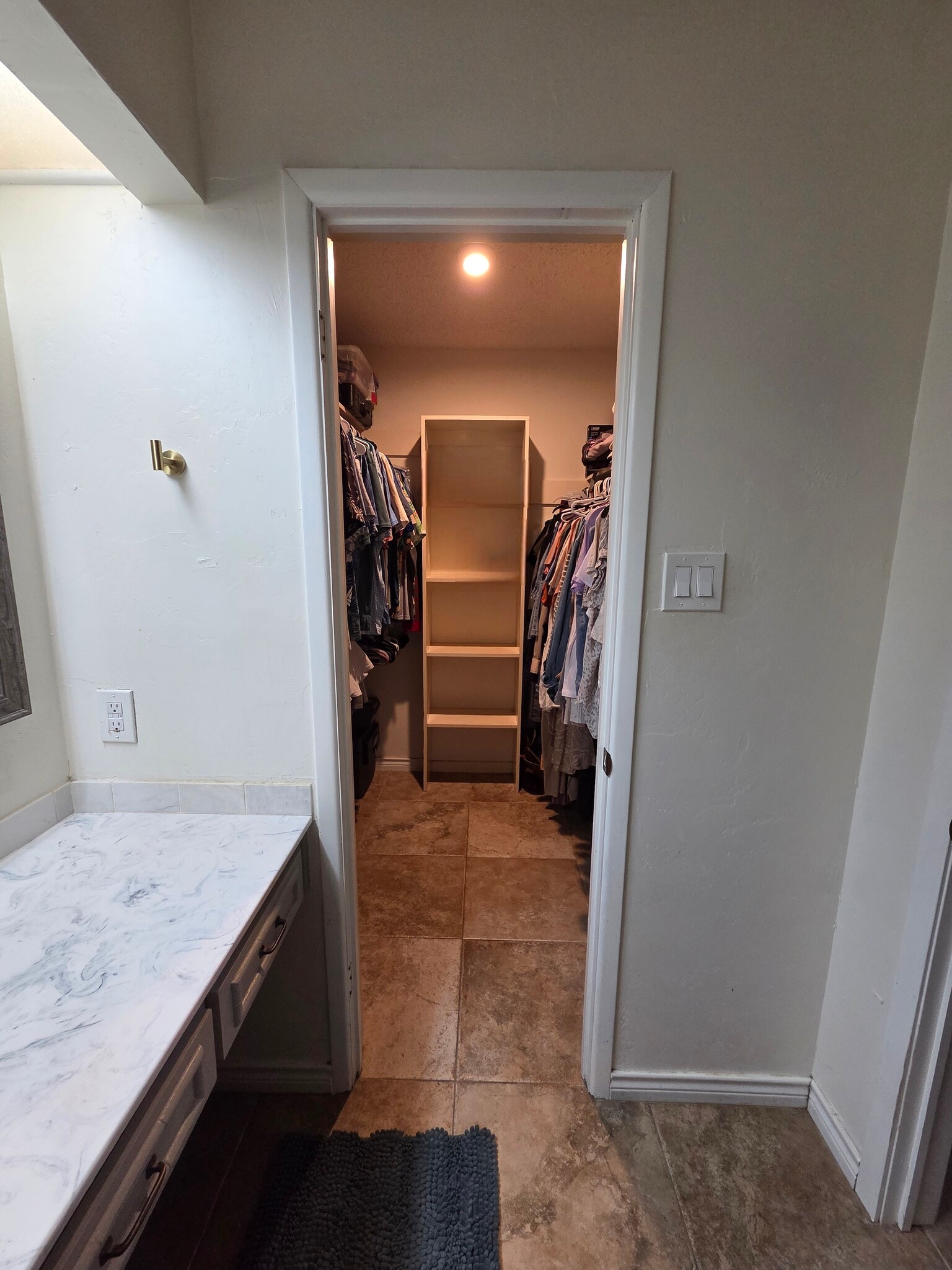 Walk in Master closet - 9311 Fallworth St