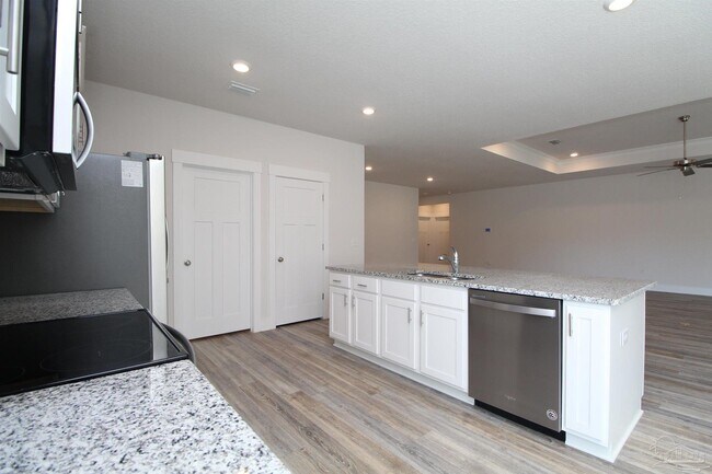 Building Photo - 10988 Coues Dr