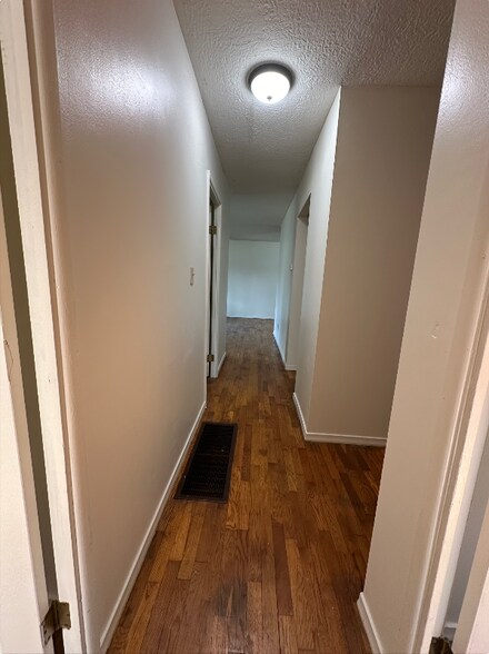 Building Photo - 3003 Cabot Dr