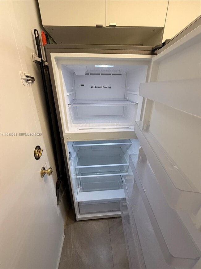 Building Photo - 2350 NE 135th St