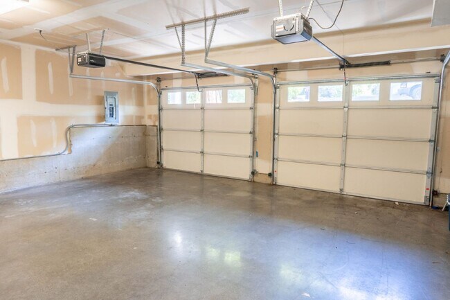 Building Photo - 4bd/2.5ba Seattle Home