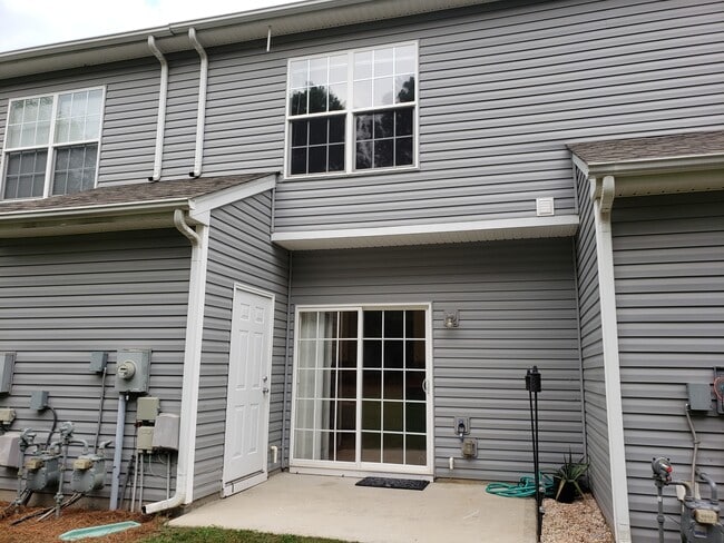 Building Photo - 2853 Summergrove Ct